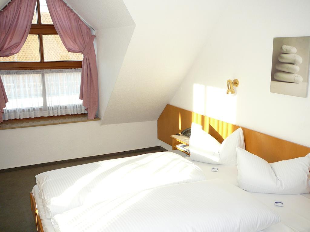 Hotel Garni Schmid ノイ・ウルム 部屋 写真