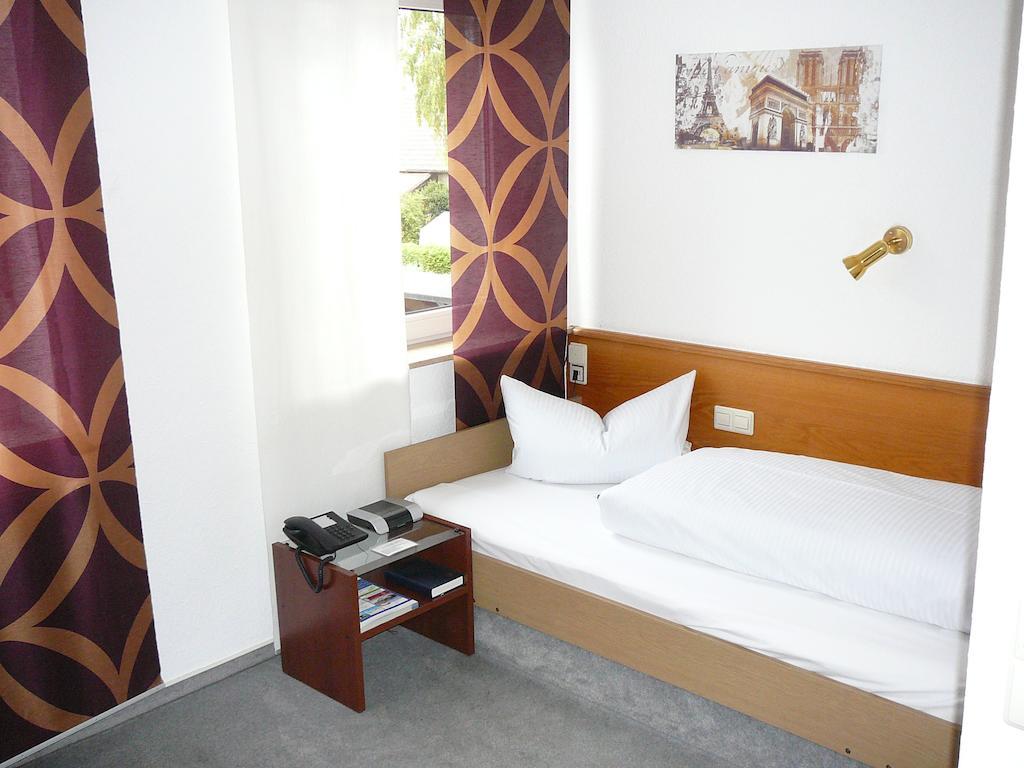 Hotel Garni Schmid ノイ・ウルム 部屋 写真